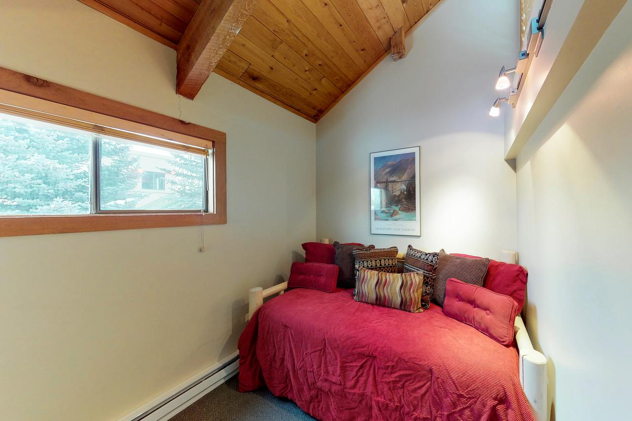 Ketchum Treehouse - thumb 23