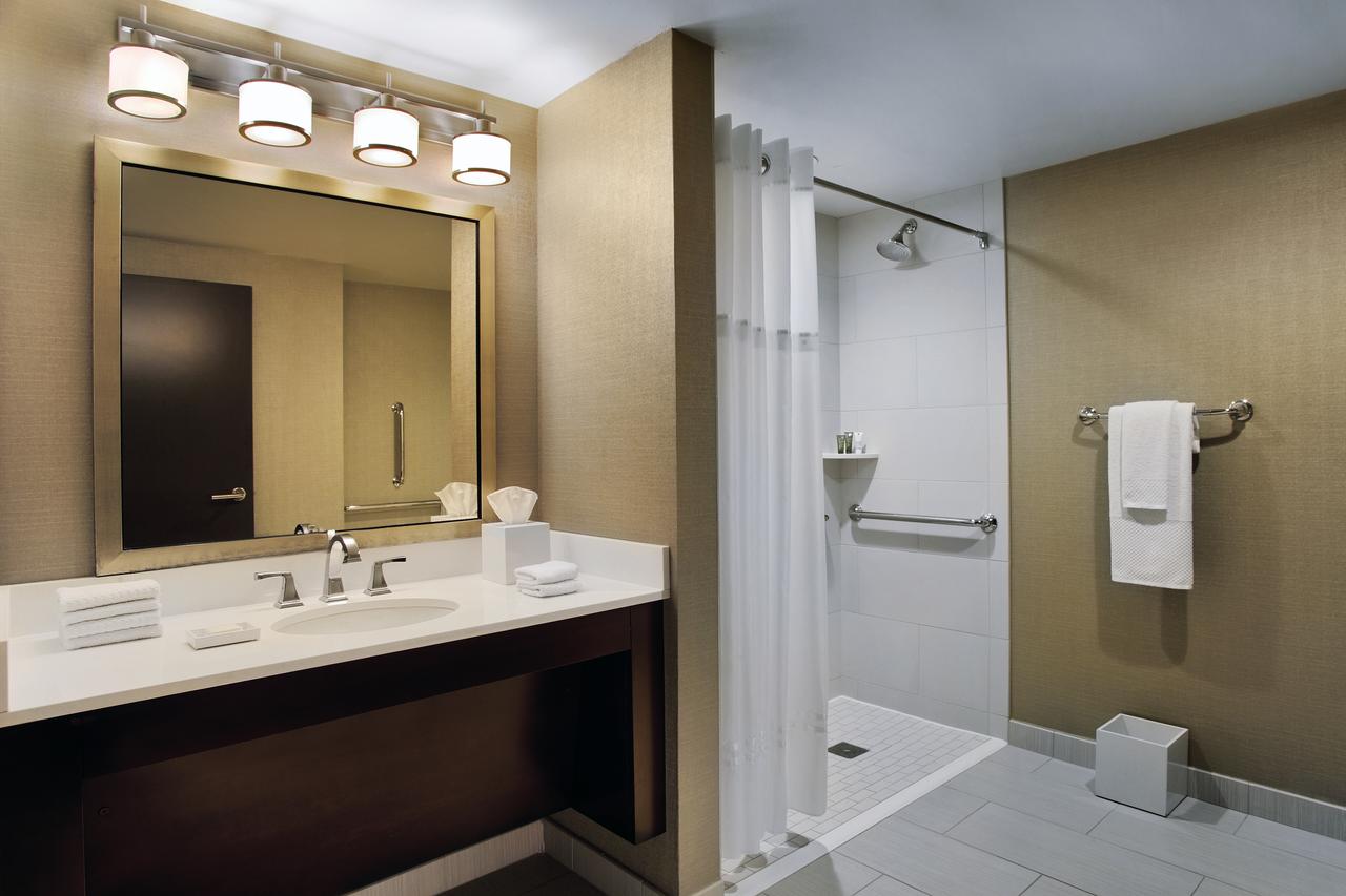 Hilton Chicago - thumb 7