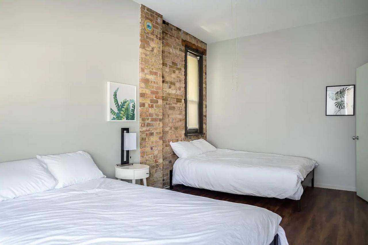 Luxury Downtown Penthouse With Private Rooftop! - thumb 2