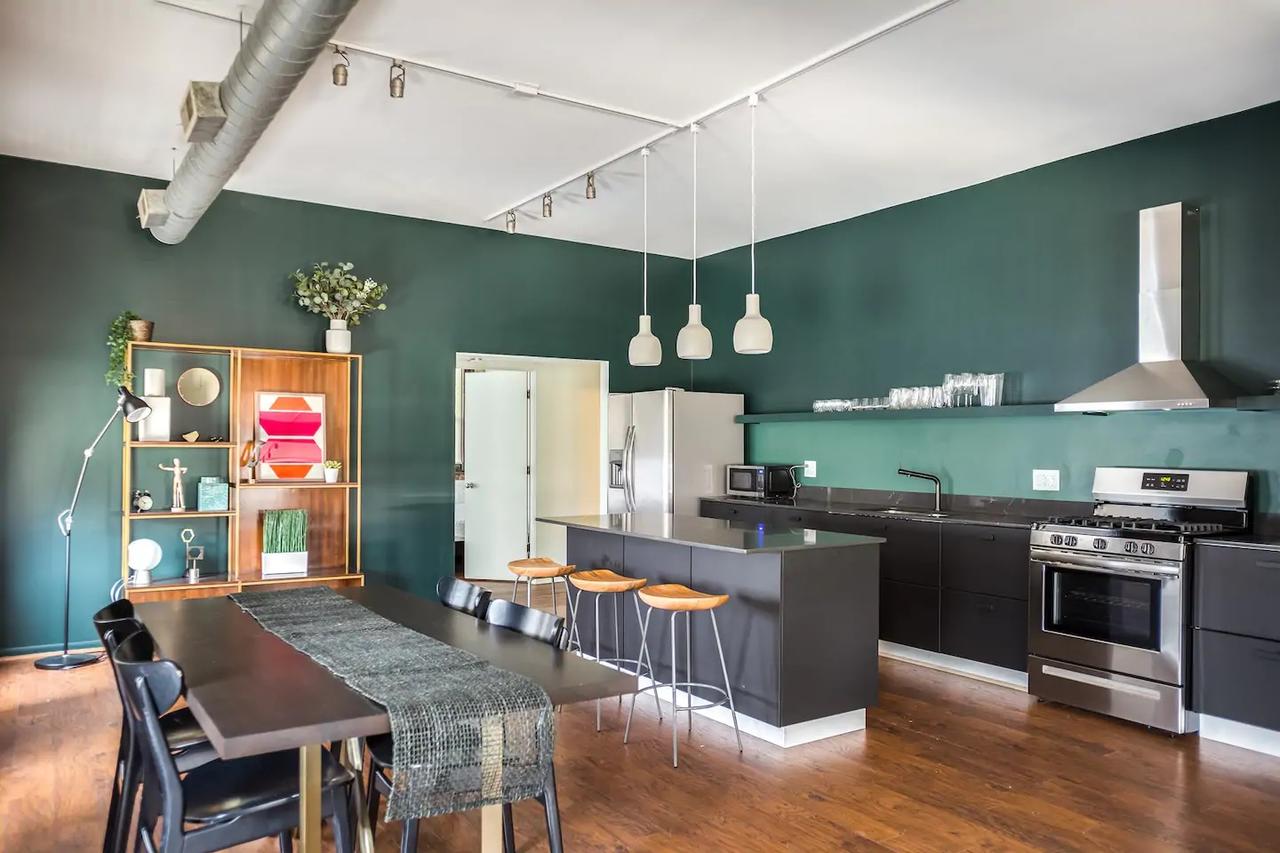 Luxury Downtown Penthouse With Private Rooftop! - thumb 18