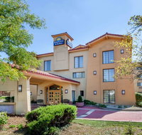 Days Inn  Suites by Wyndham Arlington Heights - Accommodation Philadelphia