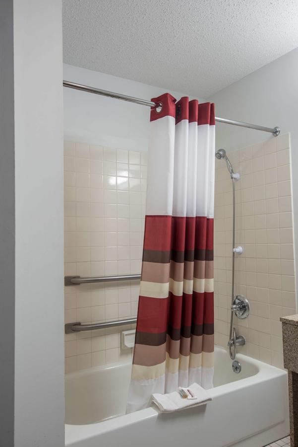 Red Roof Inn Fort Wayne - thumb 18