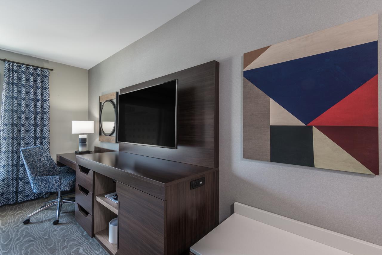 Hampton Inn & Suites Fort Wayne Downtown - thumb 12