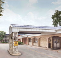 Days Inn by Wyndham Dubuque - Accommodation Philadelphia