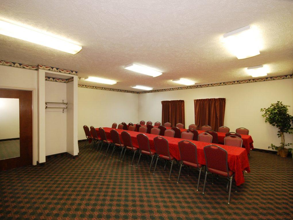 Beaver Dam Inn - thumb 2