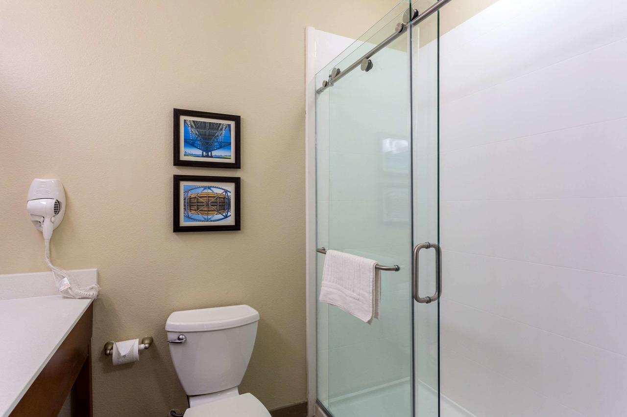 Comfort Inn & Suites Airport - thumb 5