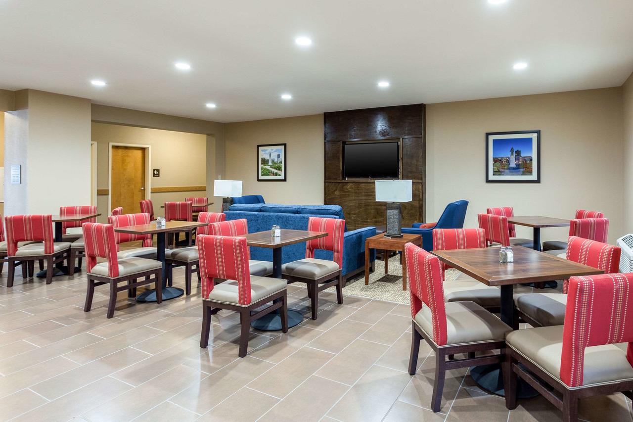 Comfort Inn & Suites Airport - thumb 9