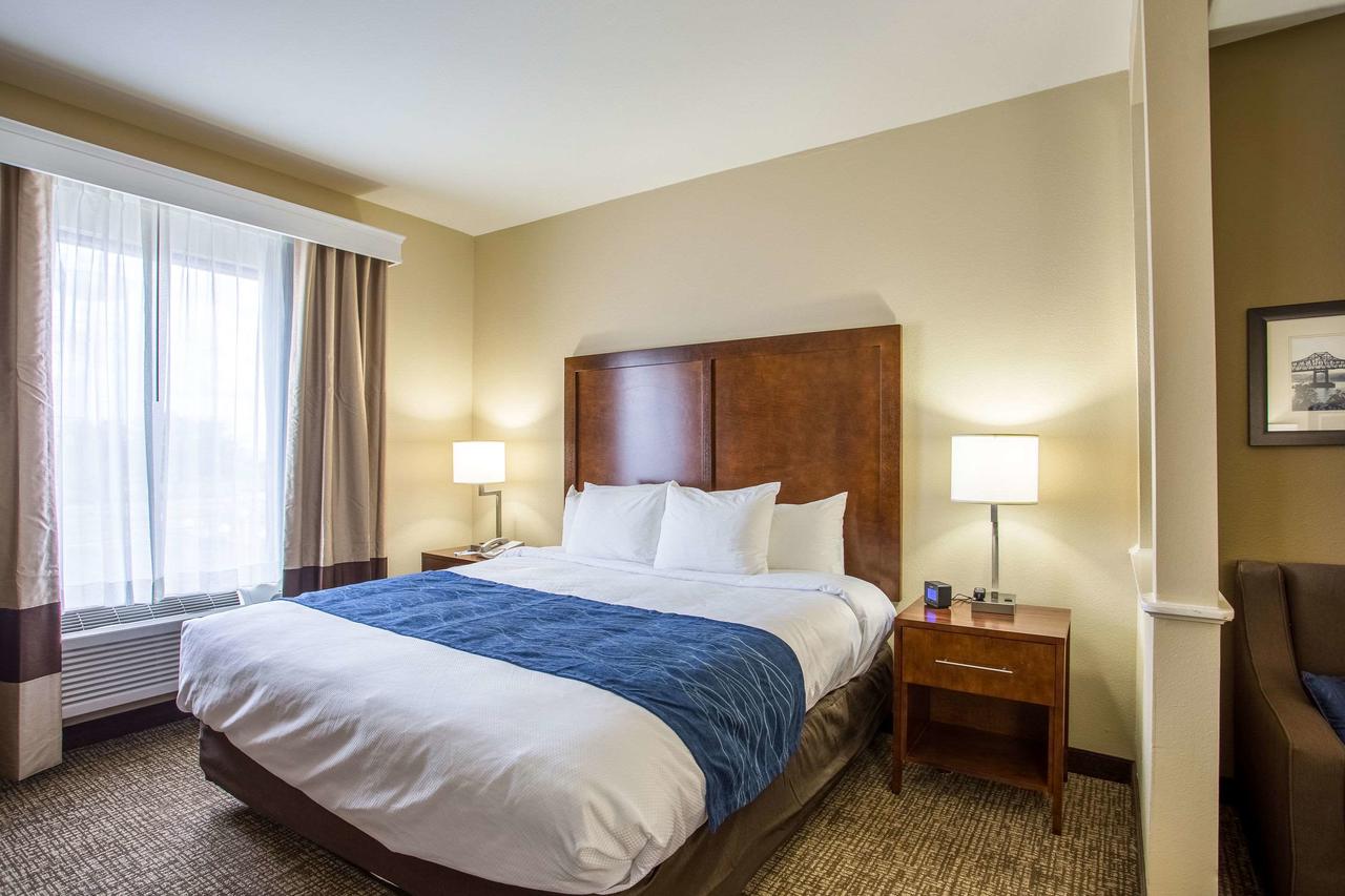 Comfort Inn & Suites Airport - thumb 14