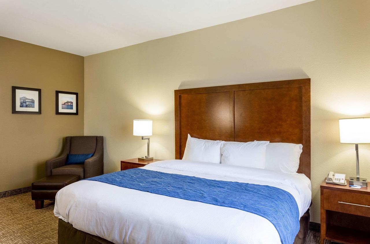Comfort Inn & Suites Airport - thumb 38
