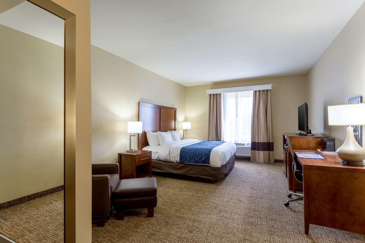 Comfort Inn & Suites Airport - thumb 4