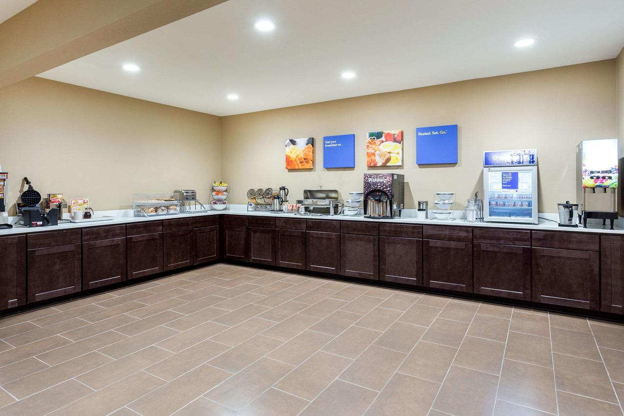 Comfort Inn & Suites Airport - thumb 34