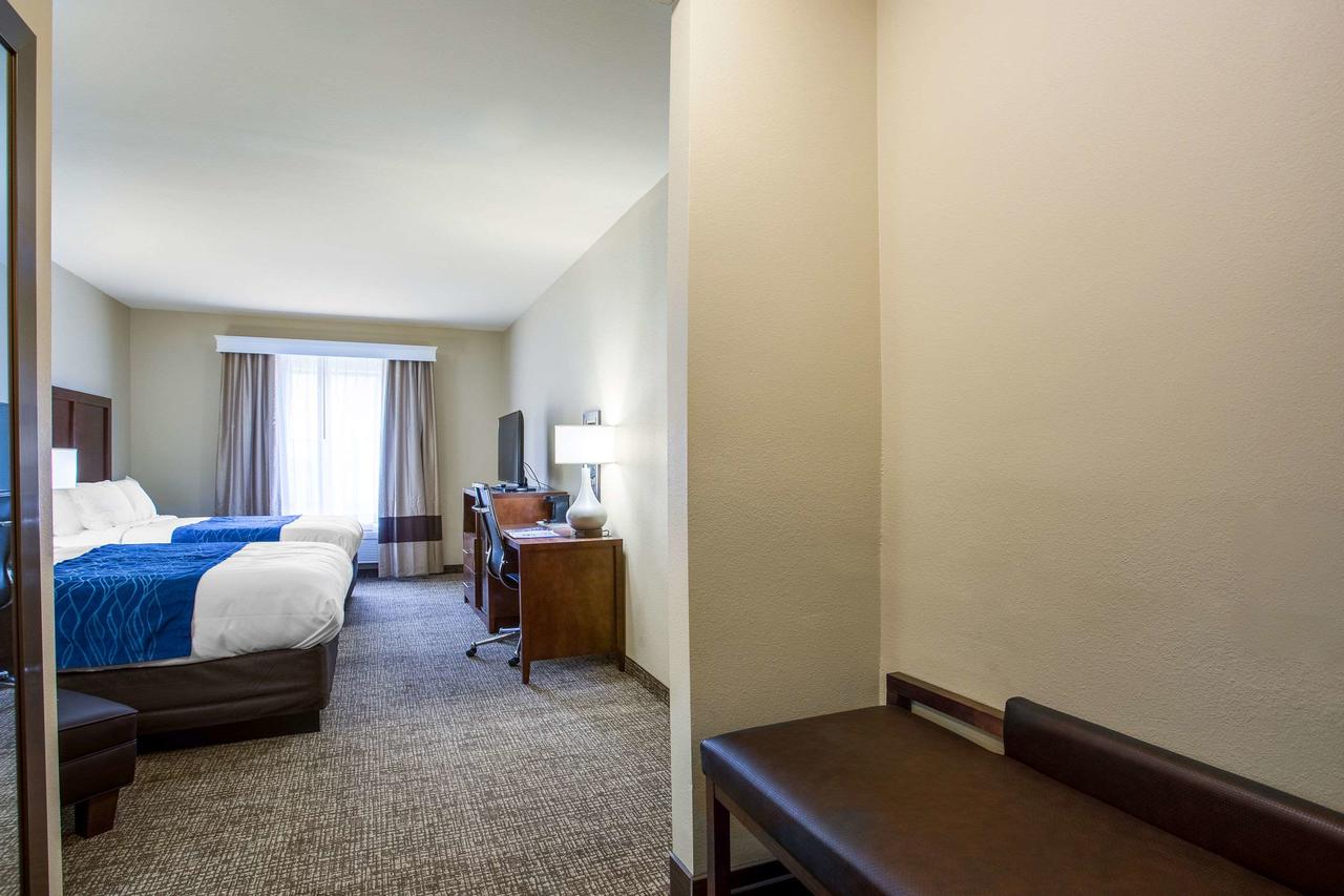 Comfort Inn & Suites Airport - thumb 32
