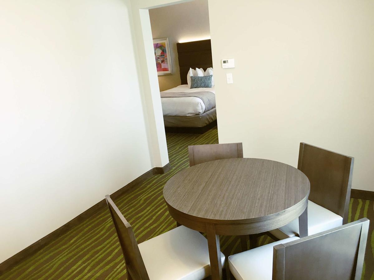 Best Western Plus Prien Lake Inn & Suites - thumb 28