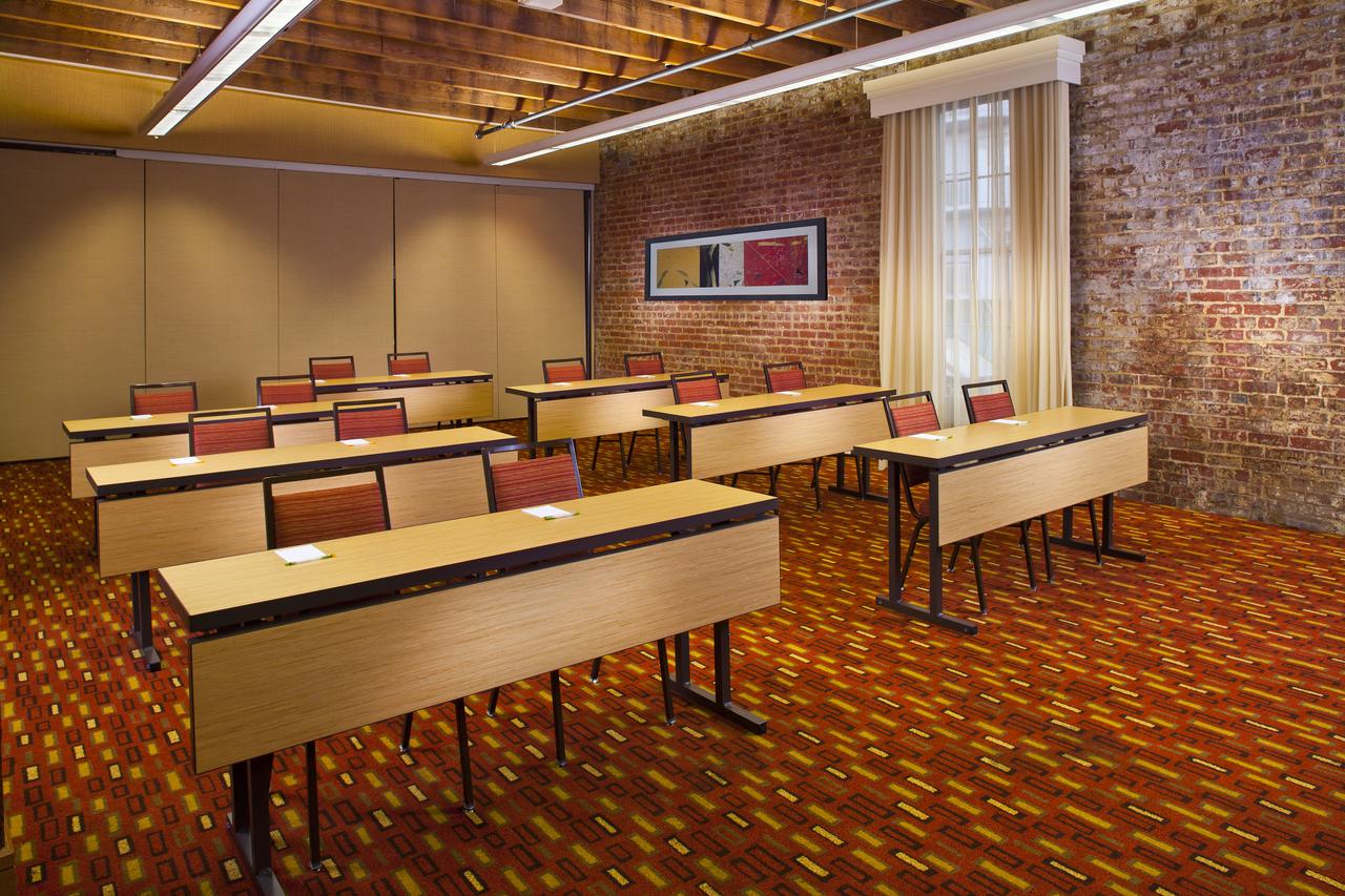 Courtyard By Marriott New Orleans Downtown/Convention Center - thumb 31