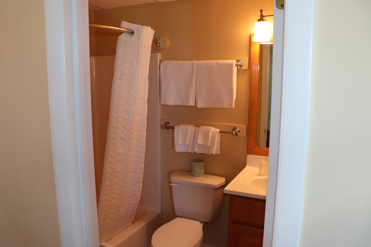 Trade Winds Inn - thumb 24