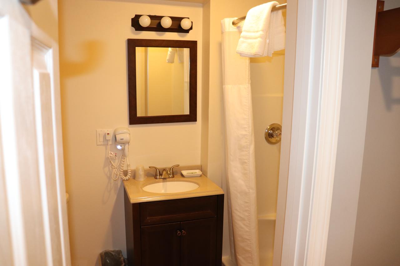 Trade Winds Inn - thumb 27