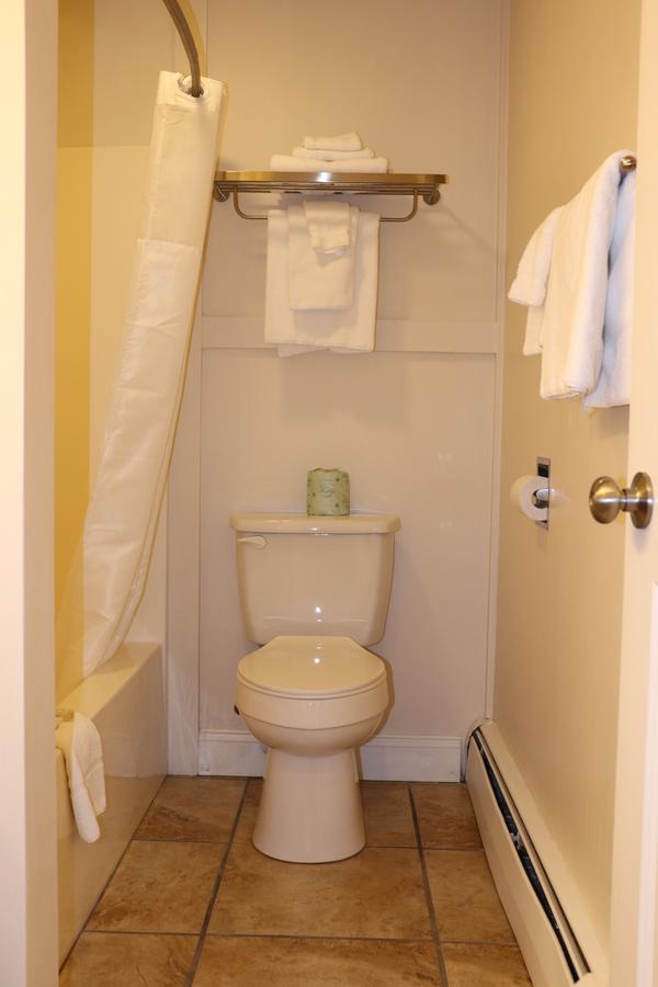 Trade Winds Inn - thumb 38