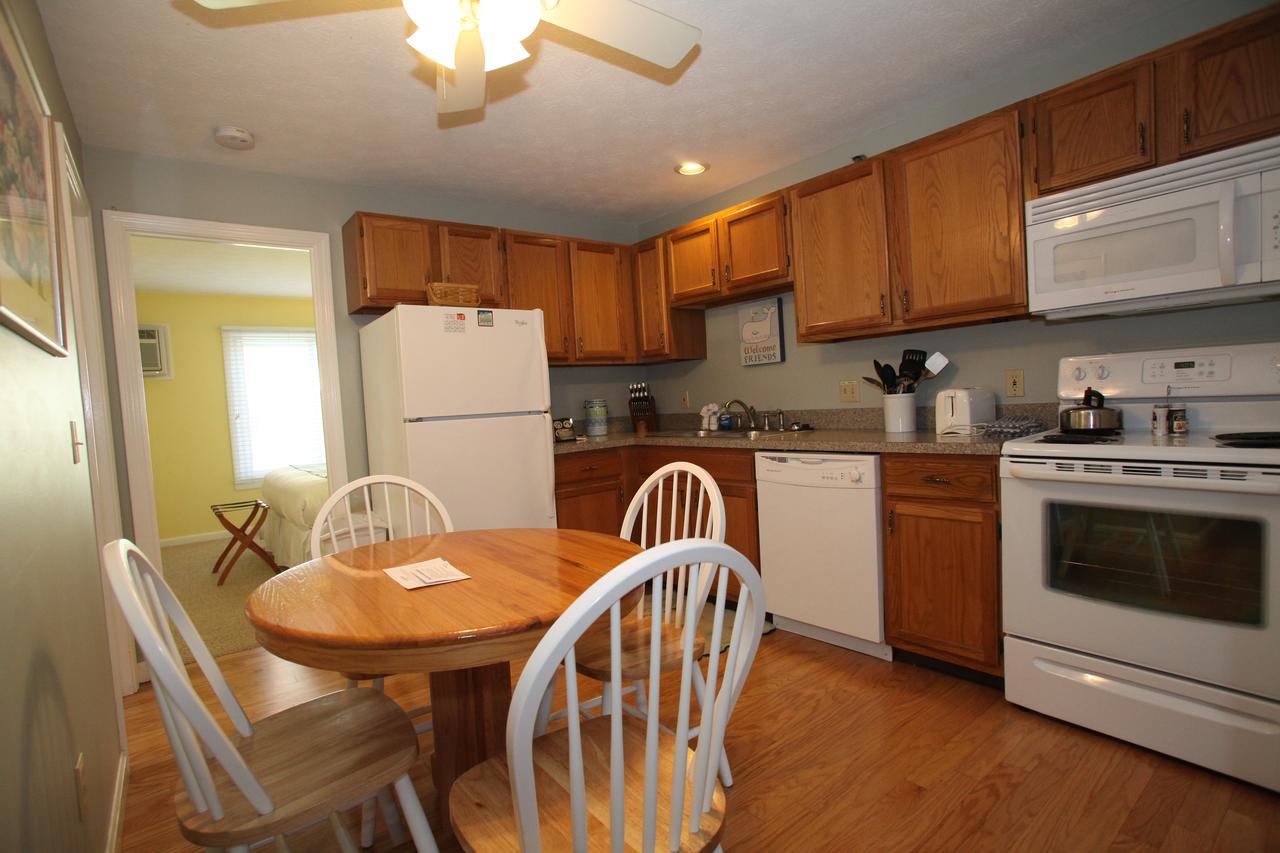 Elmwood Resort Hotel - thumb 23