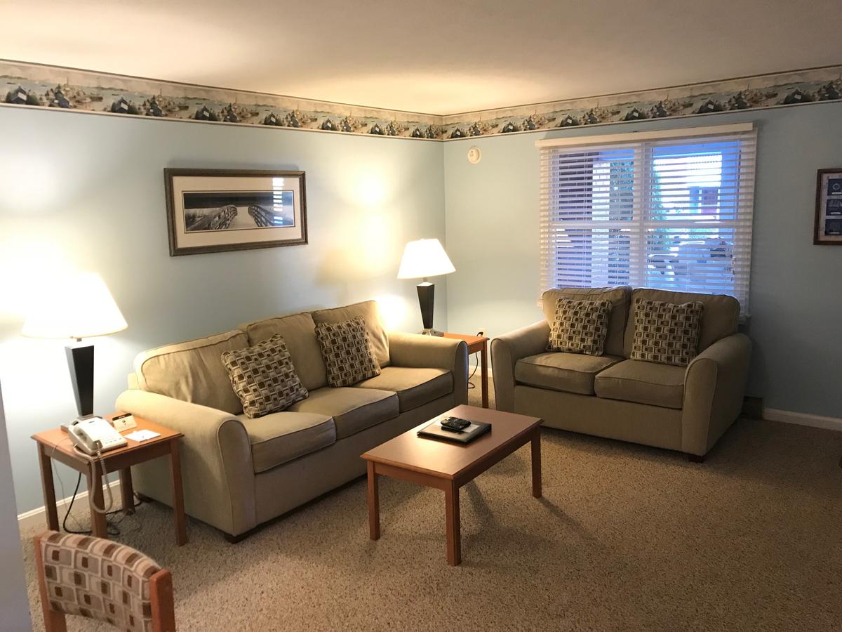 Elmwood Resort Hotel - thumb 43