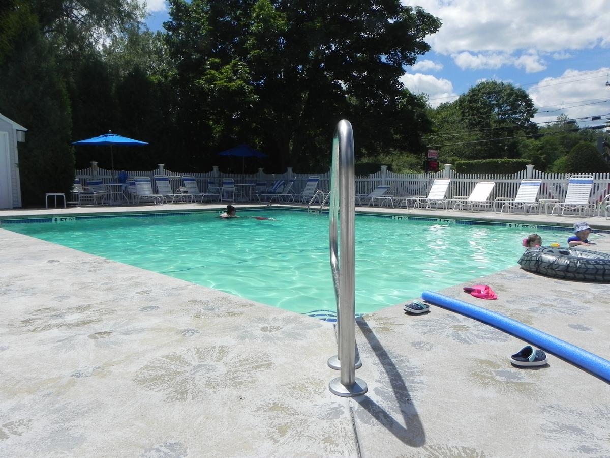 Elmwood Resort Hotel - thumb 34