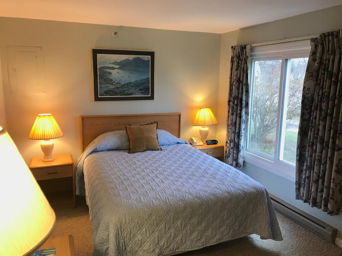 Elmwood Resort Hotel - thumb 44