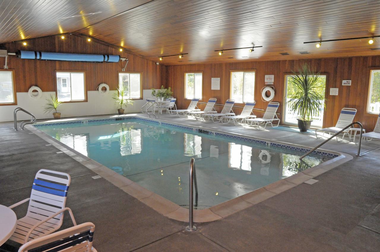 Elmwood Resort Hotel - thumb 2