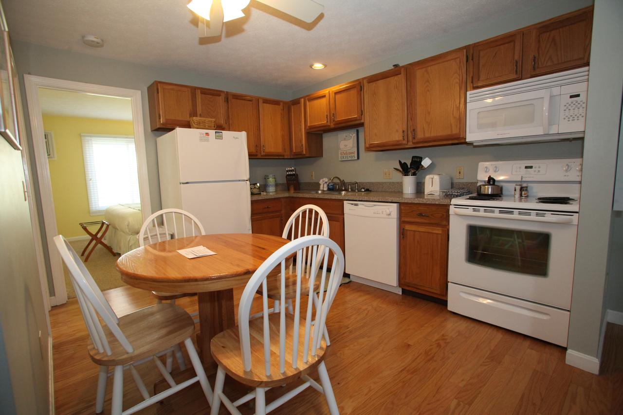 Elmwood Resort Hotel - thumb 13