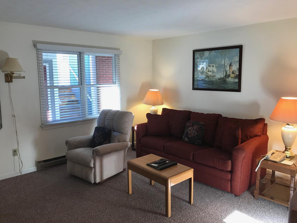 Elmwood Resort Hotel - thumb 25