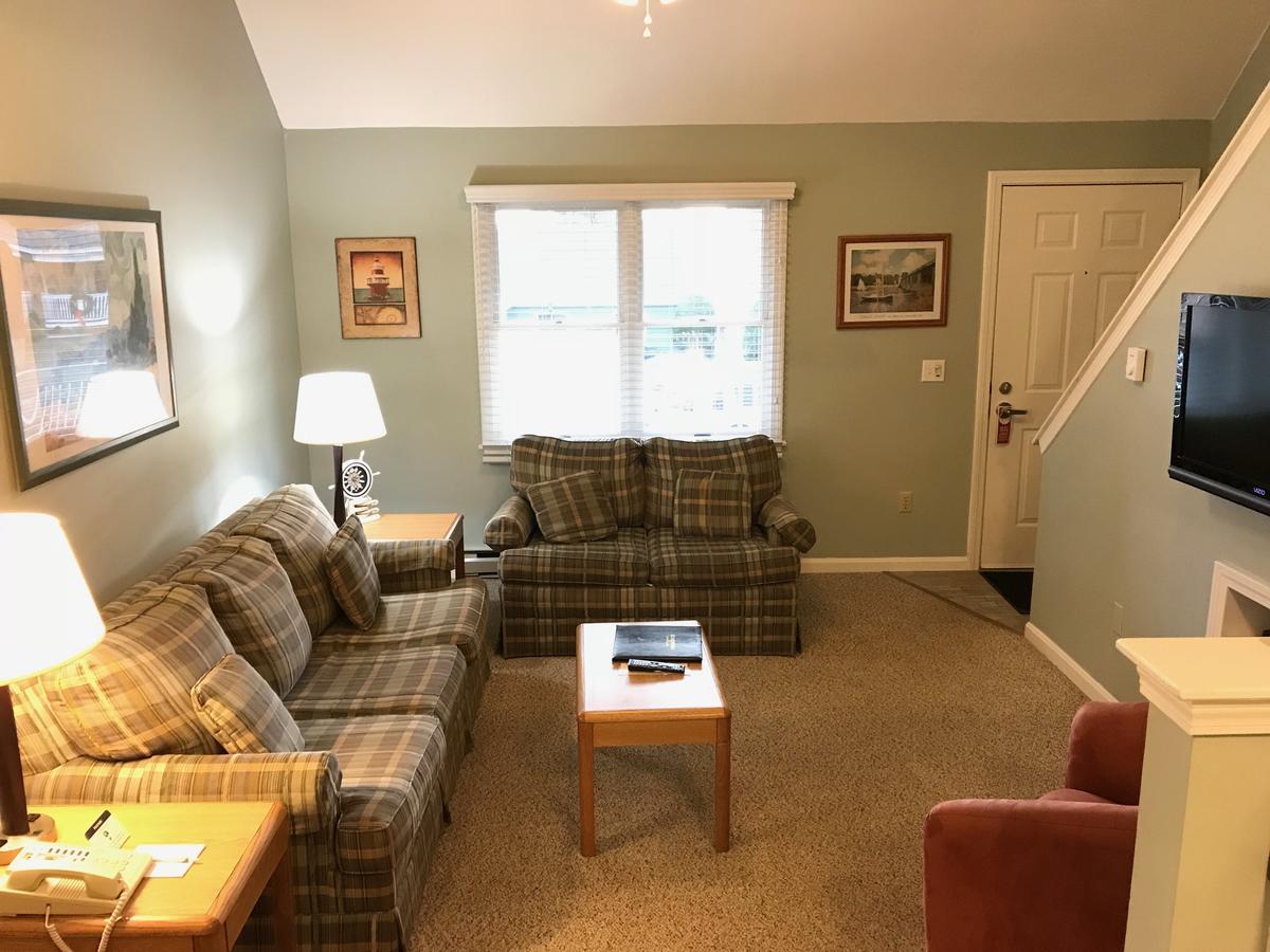 Elmwood Resort Hotel - thumb 18