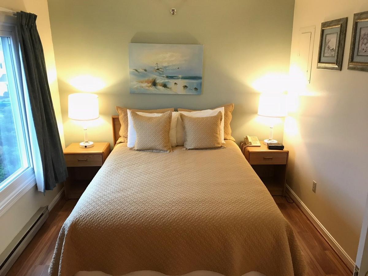 Elmwood Resort Hotel - thumb 17