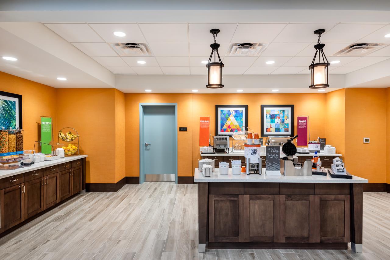 Hampton Inn Baltimore Bayview Campus - thumb 20