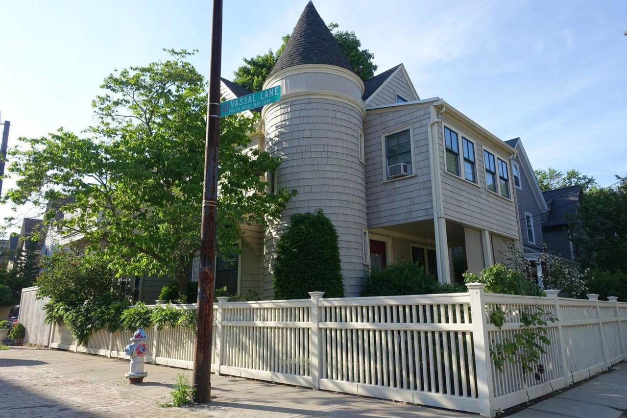 Luxury Harvard/MIT Victorian - thumb 30