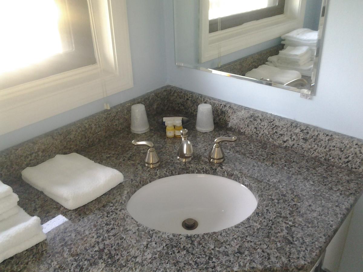 Surf & Sand Beach Motel - thumb 25