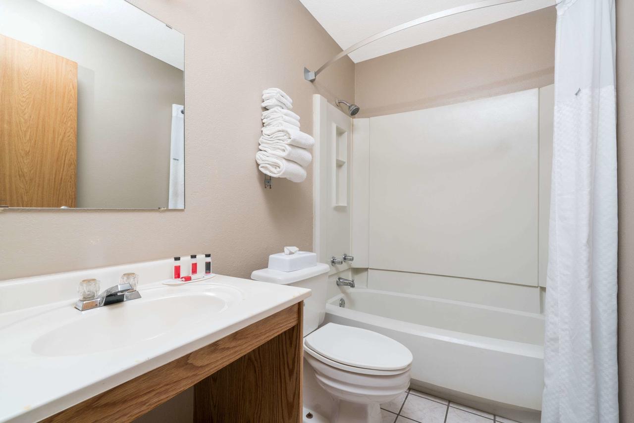 Super 8 By Wyndham St. Cloud - thumb 12