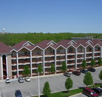 Surreys' Grand Crowne Resort - Accommodation Philadelphia