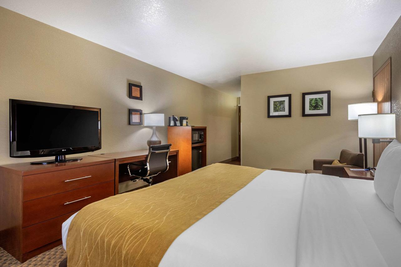 Comfort Inn & Suites Springfield I-44 - thumb 5