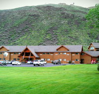 Yellowstone Village Inn and Suites - Accommodation Philadelphia