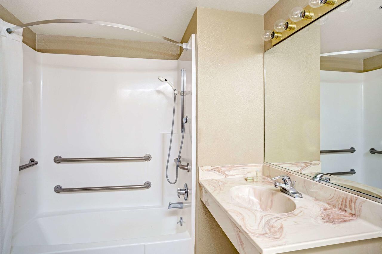 Topaz Lodge - thumb 3