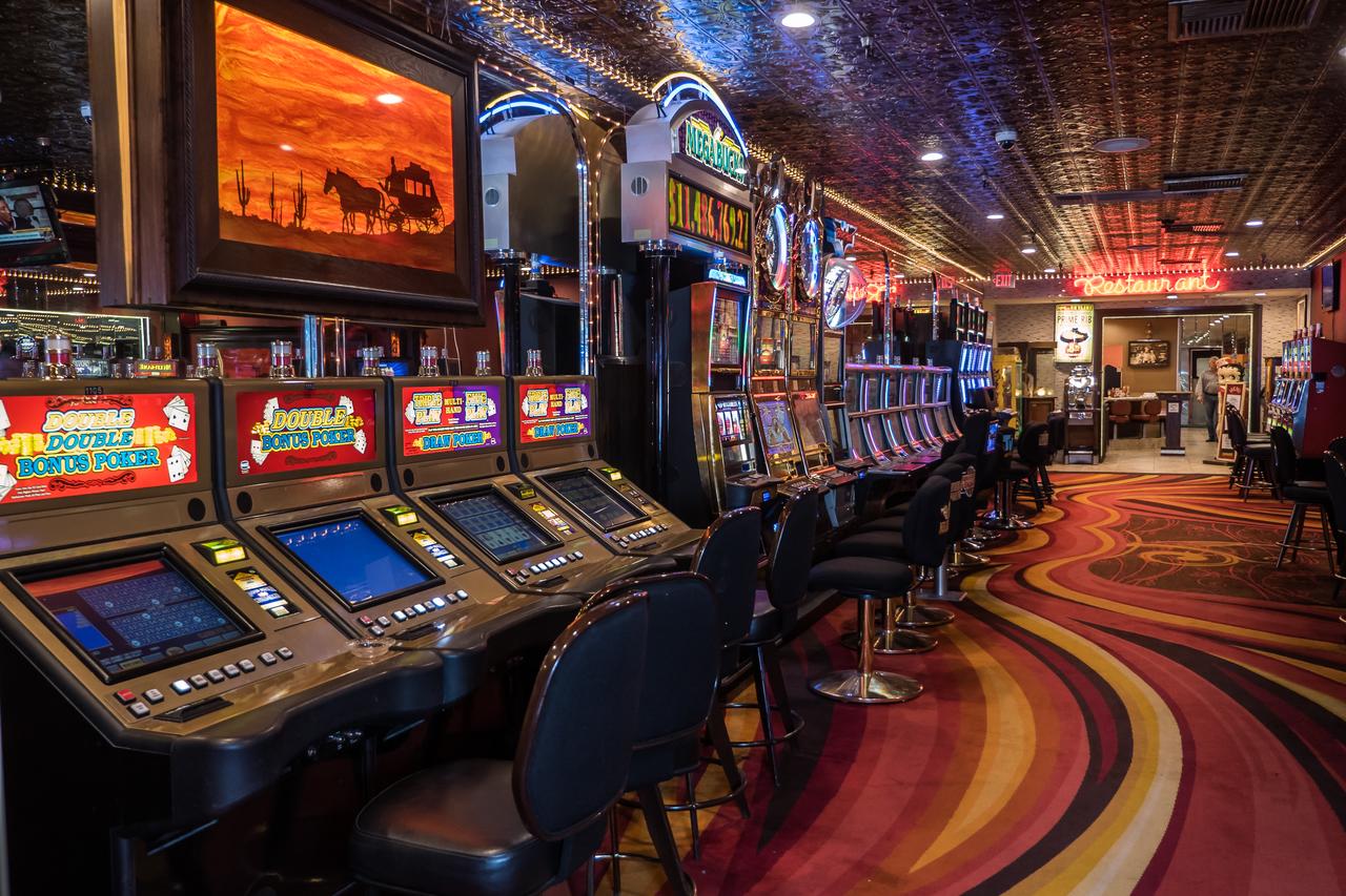 Skyline Hotel And Casino - thumb 36