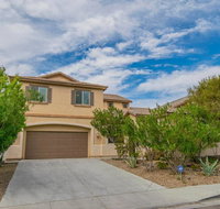 Beautiful Retreat - Darby Home - 5 Bedroom Home with Pool - Accommodation Philadelphia