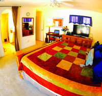 Master Bedroom SuitePrivate Bath - Accommodation Philadelphia