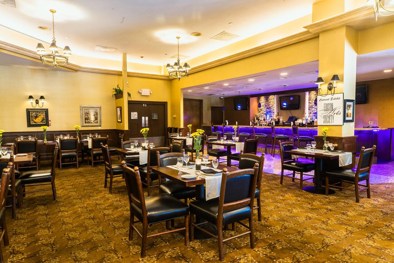 Crowne Plaza Edison - thumb 15