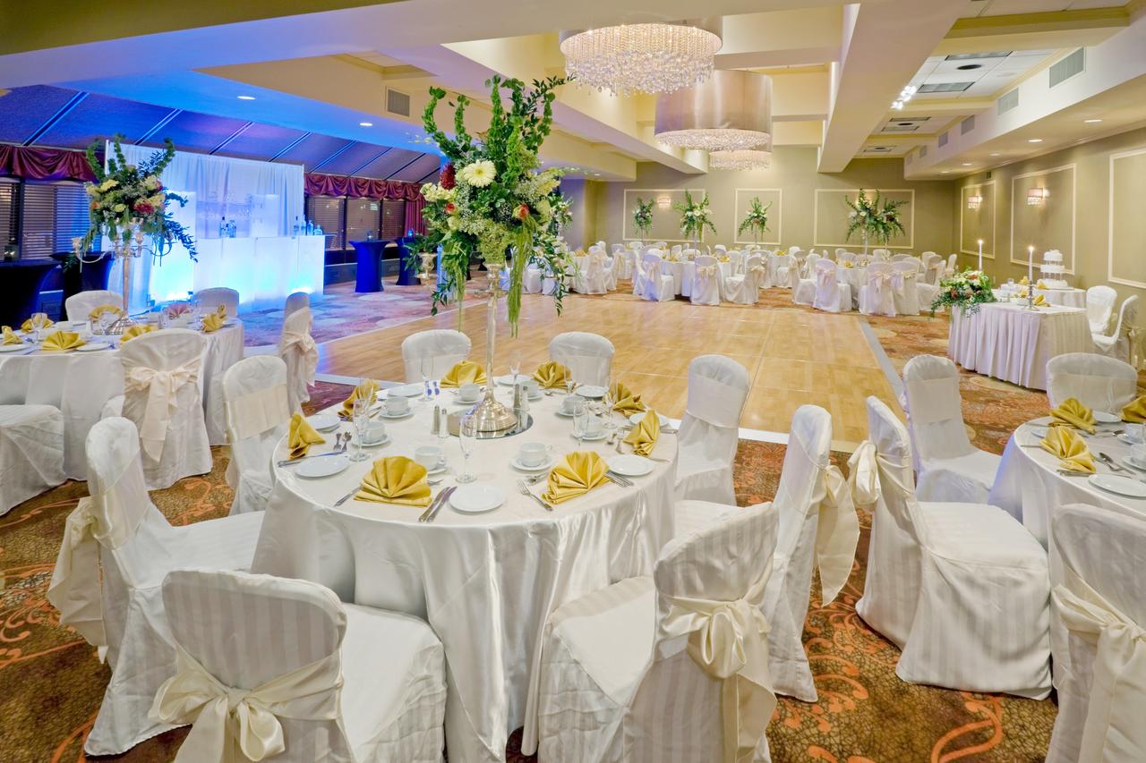 Crowne Plaza Edison - thumb 23