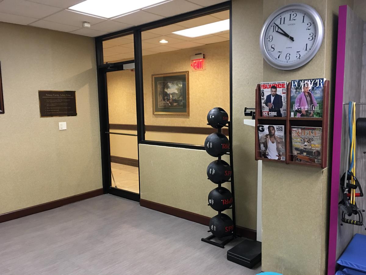 Crowne Plaza Edison - thumb 29