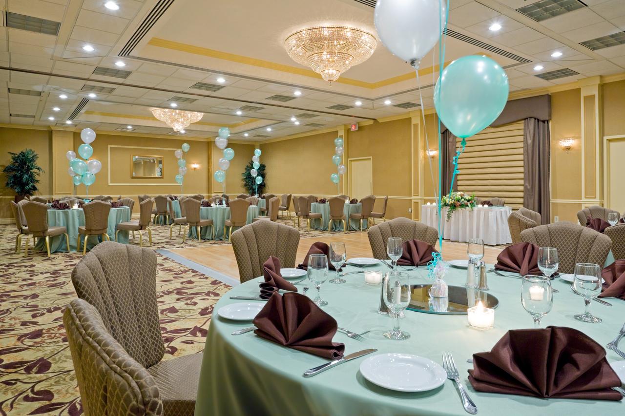 Crowne Plaza Edison - thumb 8