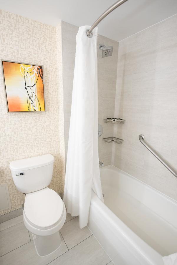 Crowne Plaza Edison - thumb 11