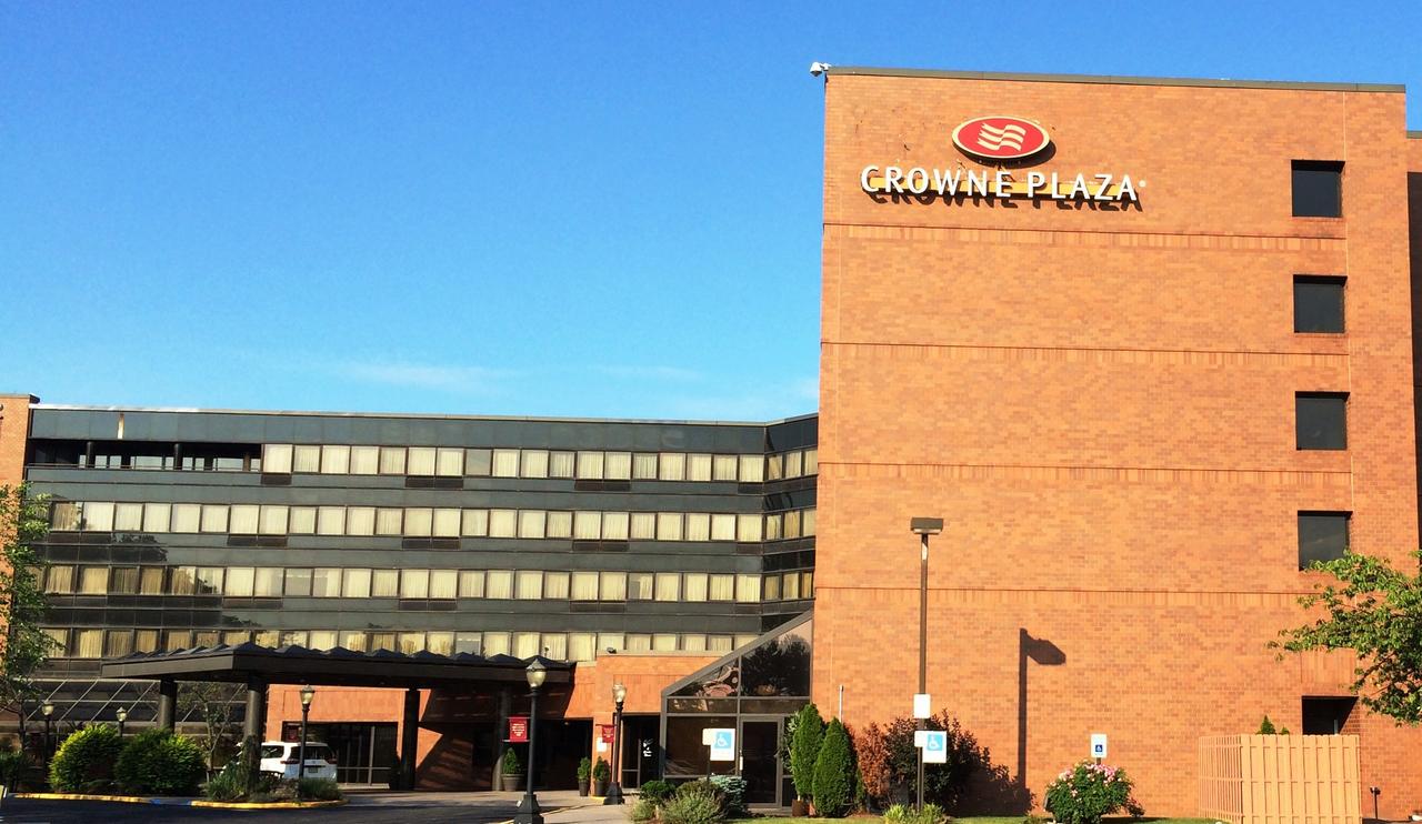 Crowne Plaza Edison - thumb 17