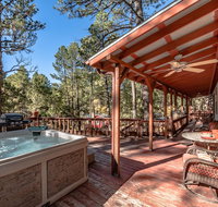 Winterfell 2 Bedrooms Sleeps 4 WiFi Gas Grill Hot Tub Fireplace - Accommodation Philadelphia