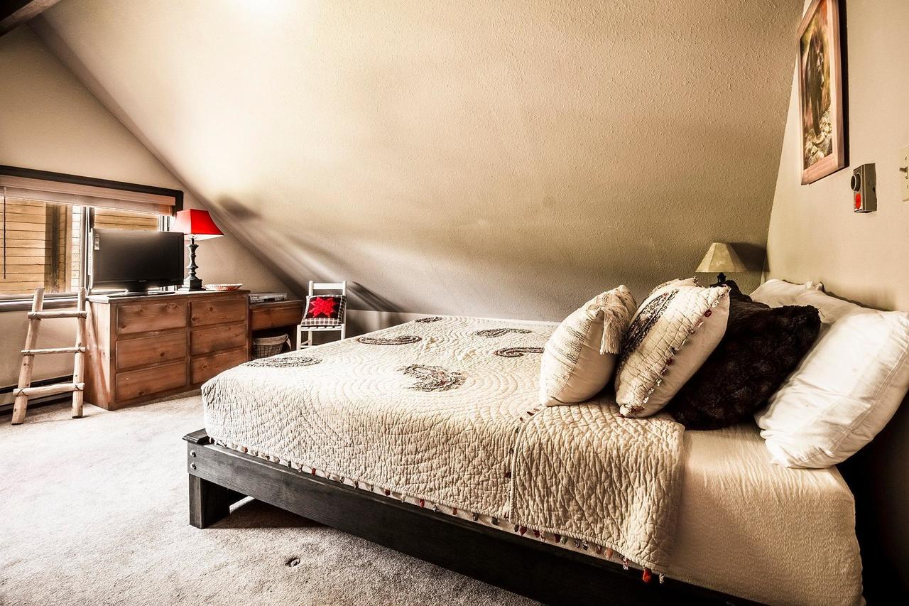 Ski Run #C-10 ( 3-Bedroom Condo ) - thumb 14