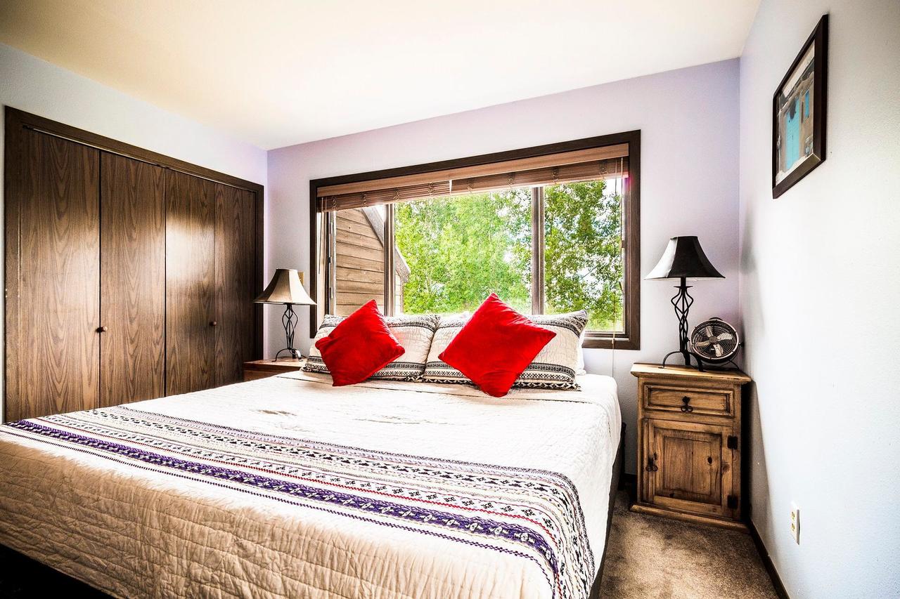 Ski Run #C-10 ( 3-Bedroom Condo ) - thumb 13